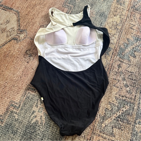 Summersalt The Cove Black and White Colorblock One Piece sz 6 - Picture 6 of 9